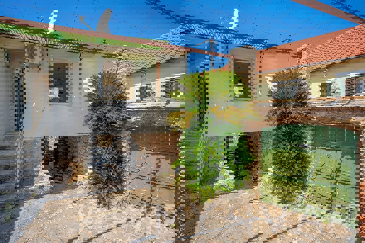 Tenuta tradizionale con cortile a Dol