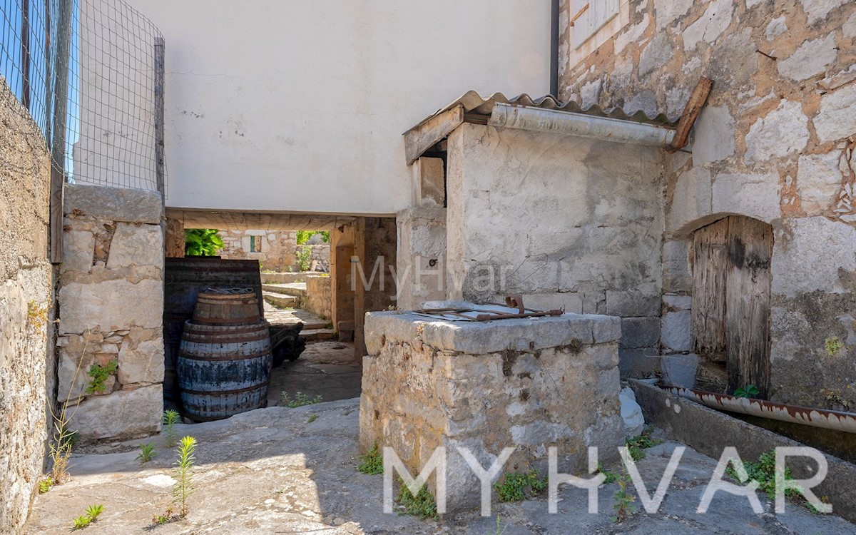 Tenuta tradizionale con cortile a Dol