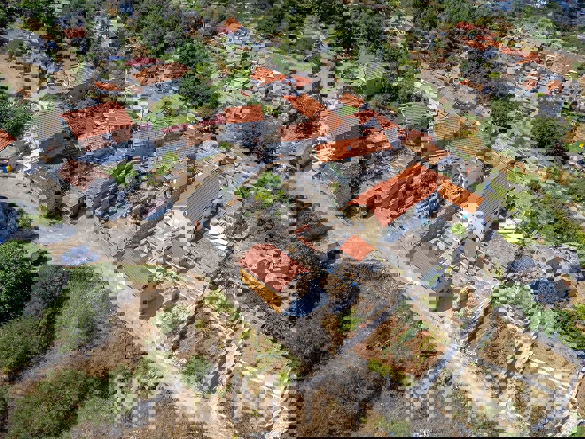 Tenuta tradizionale con cortile a Dol