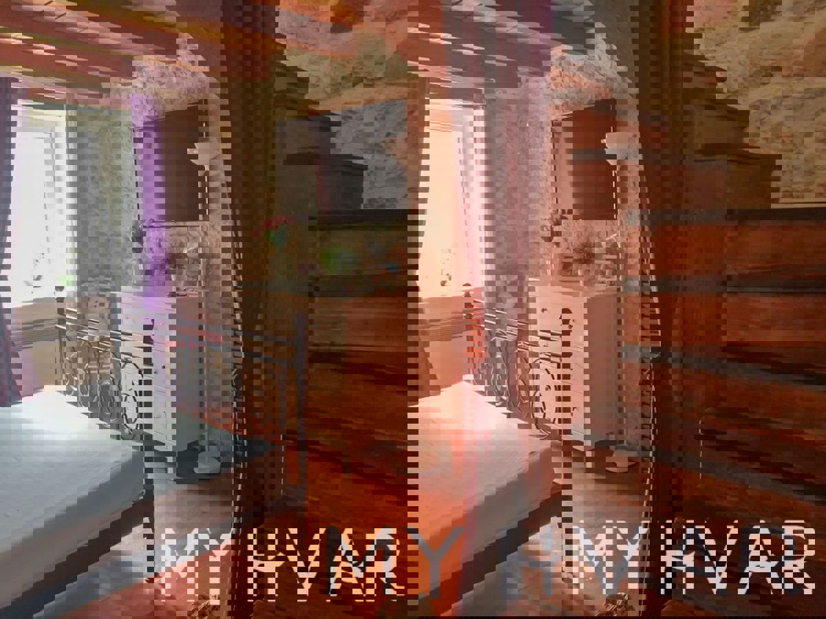 Casa in pietra ristrutturata a Pitve