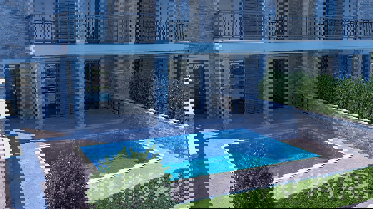 Terreno edificabile con progetto concettuale a Vrisnik