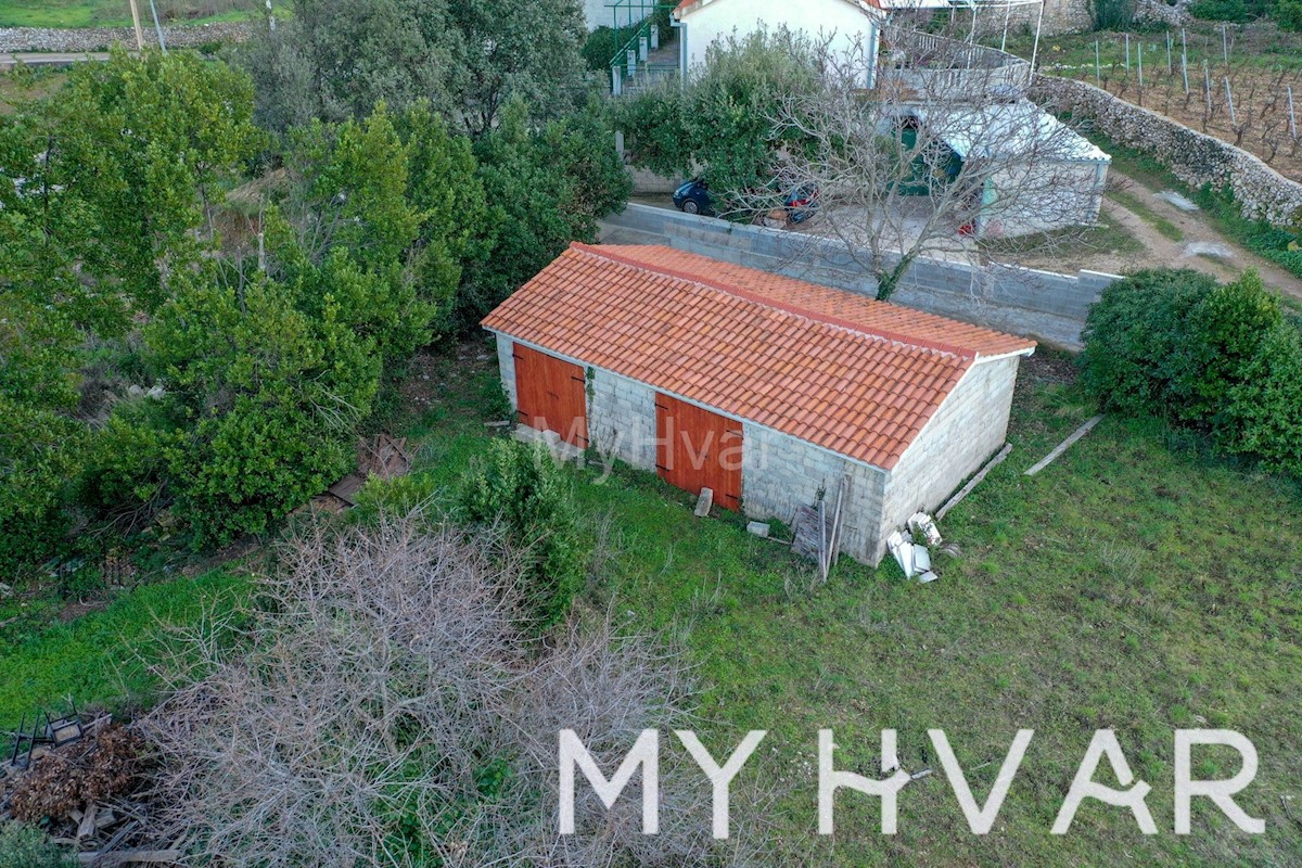 Terreno edificabile con progetto concettuale a Vrisnik