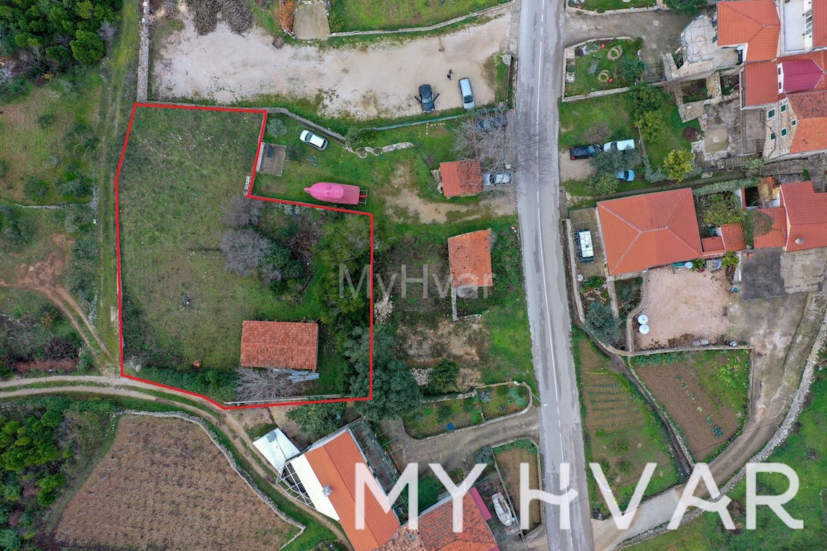 Terreno edificabile con progetto concettuale a Vrisnik