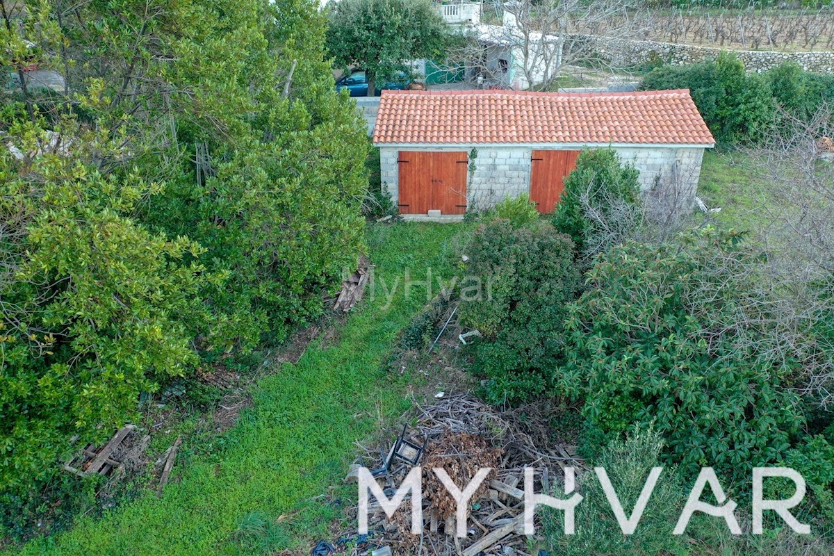 Terreno edificabile con progetto concettuale a Vrisnik