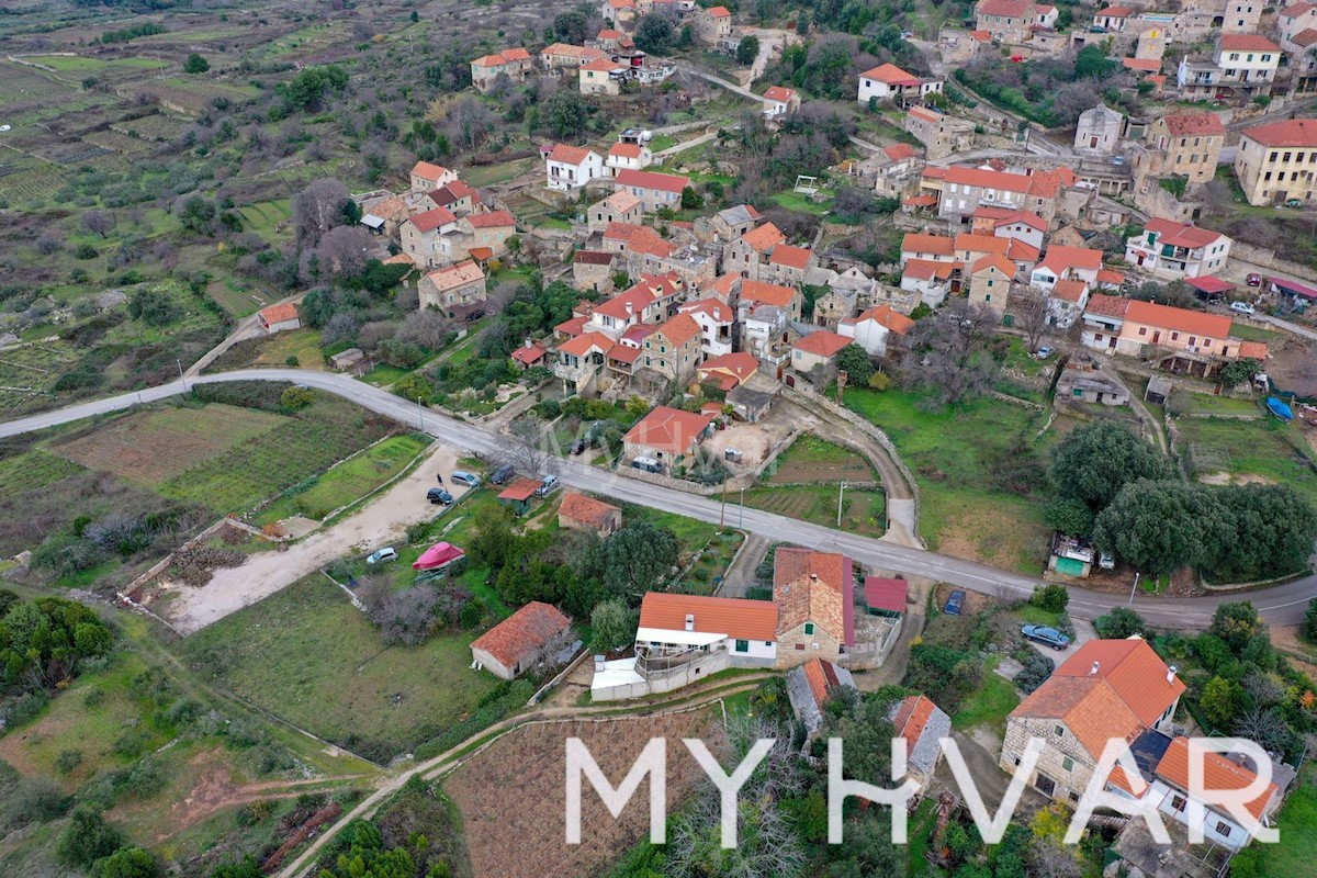 Terreno edificabile con progetto concettuale a Vrisnik