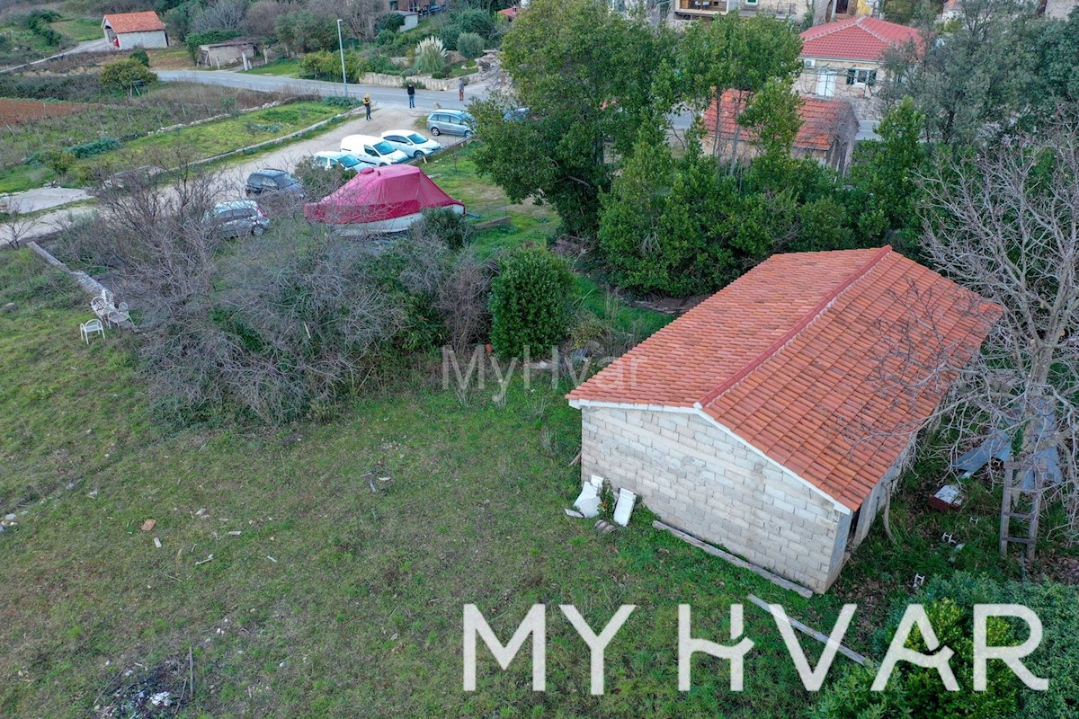 Terreno edificabile con progetto concettuale a Vrisnik