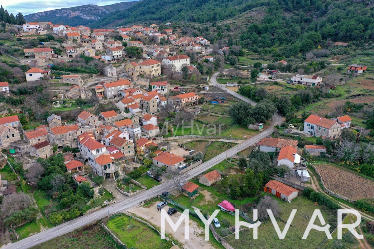 Terreno edificabile con progetto concettuale a Vrisnik