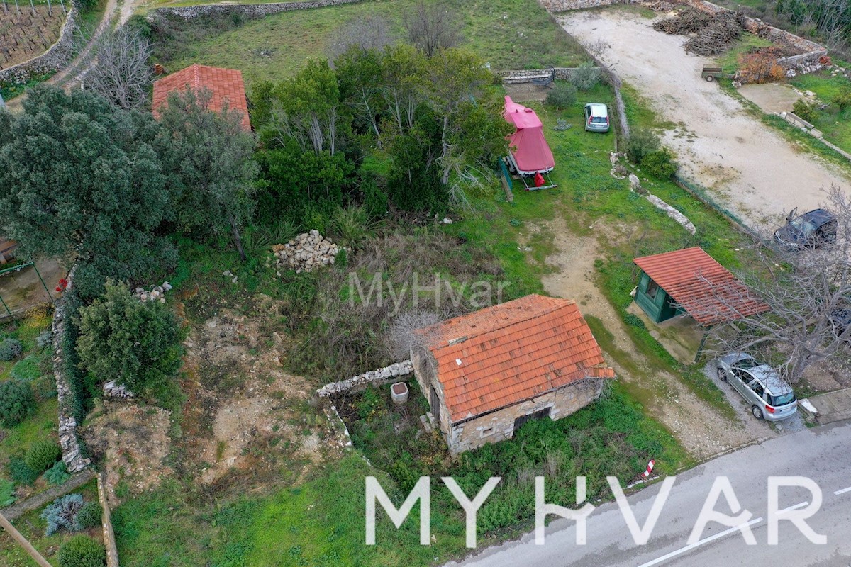 Terreno edificabile con progetto concettuale a Vrisnik