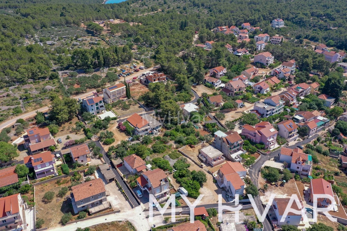 Terreno edificabile a Vrboska vicino al porto