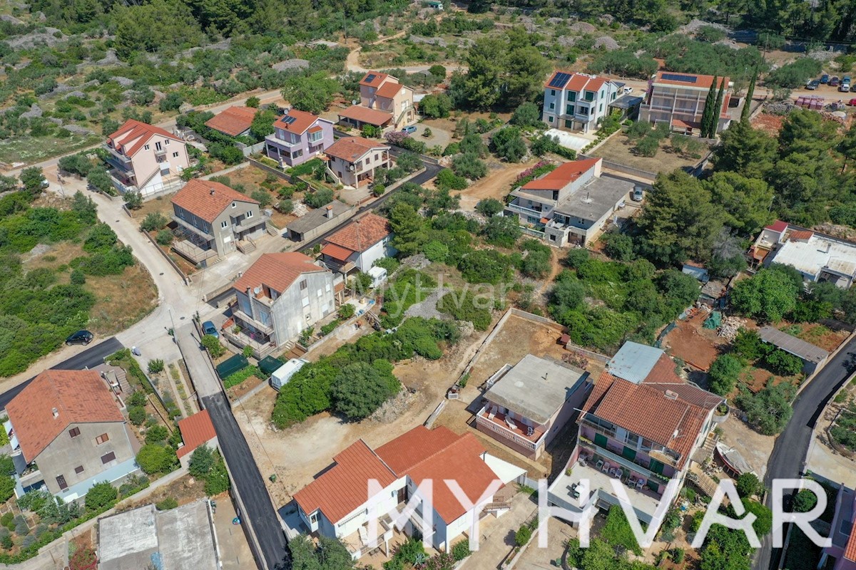 Terreno edificabile a Vrboska vicino al porto