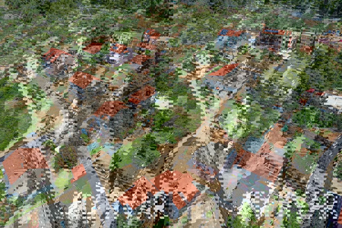 Terreno edificabile a Vrboska vicino al porto