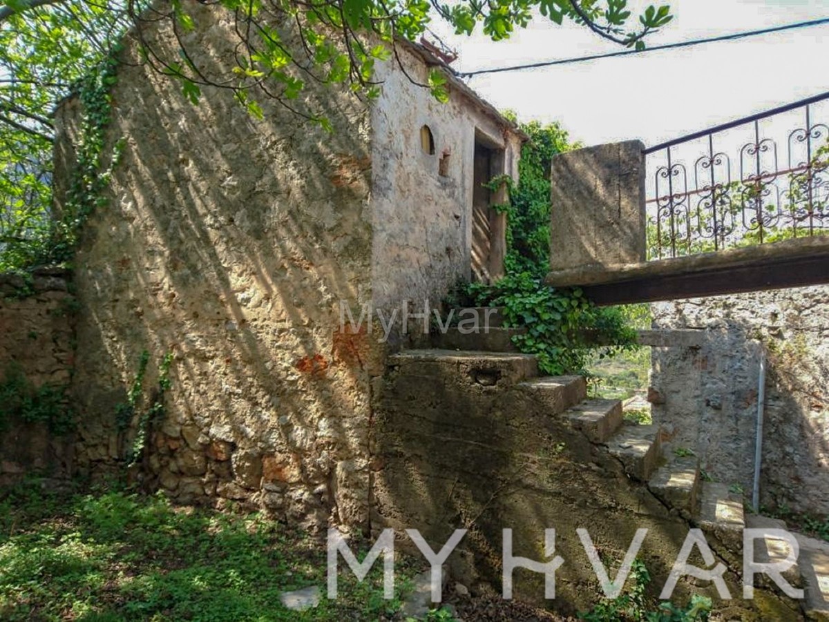 Casa sul ponte a Vrisnik