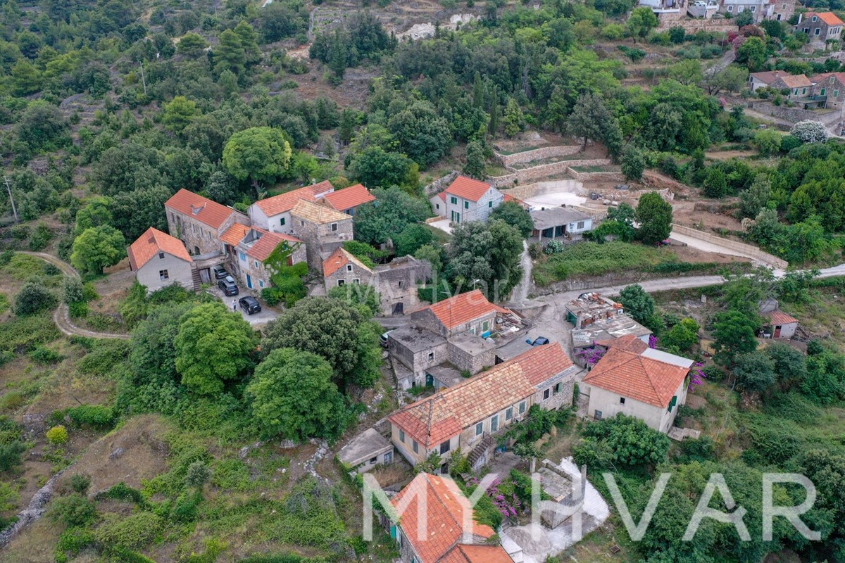 Casa sul ponte a Vrisnik