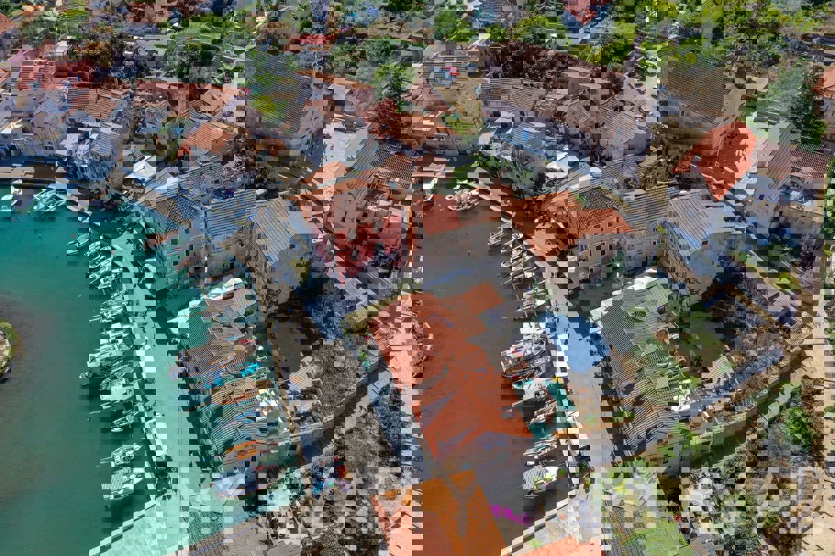 Casa in pietra nel cuore di Vrboska