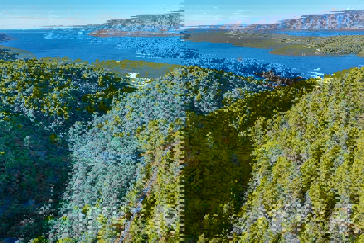 Terreno agricolo vicino al porto dei traghetti