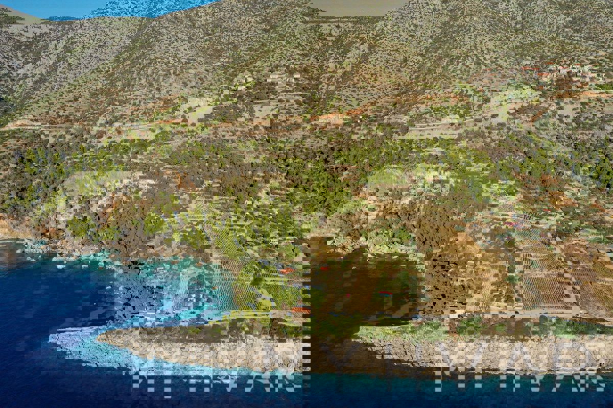 Terreno con progetto e vista mare