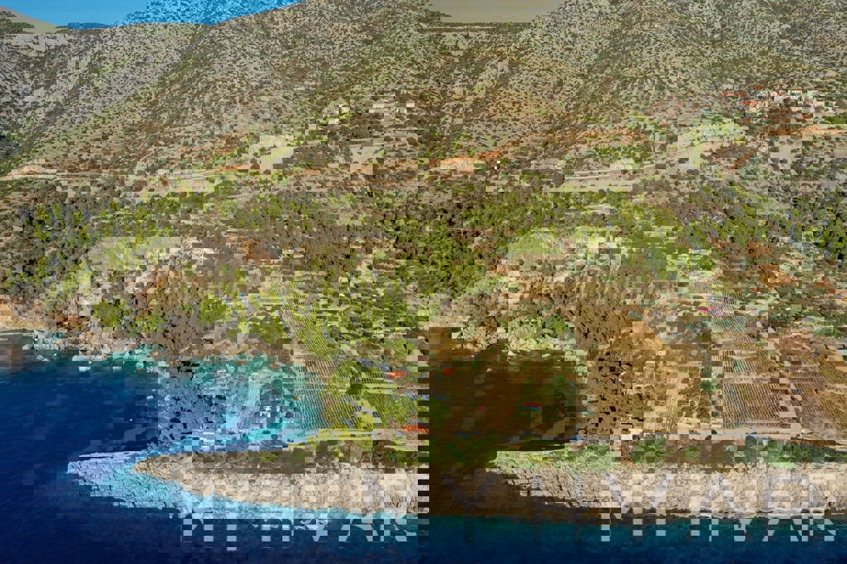 Terreno con progetto e vista mare