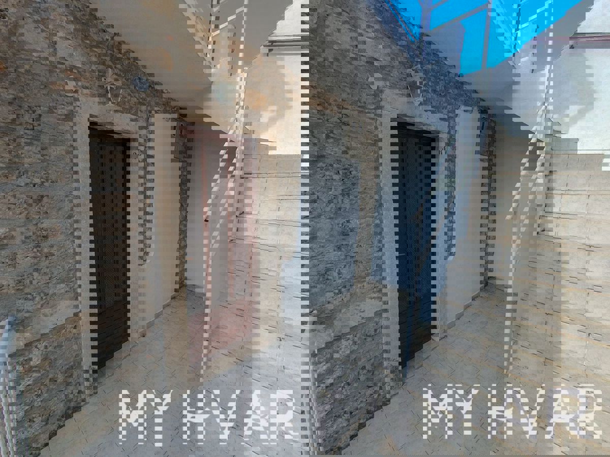 Casa in pietra a Vrboska