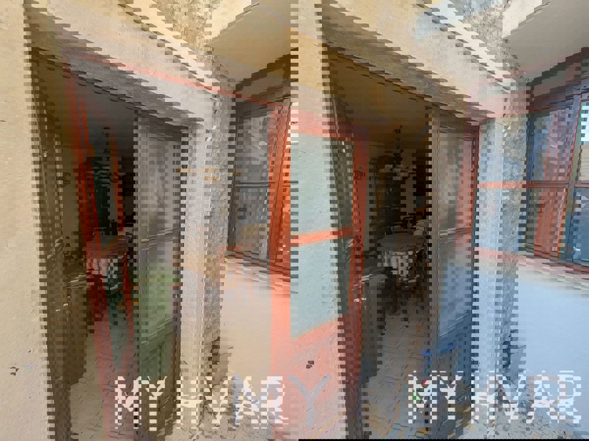 Casa in pietra a Vrboska