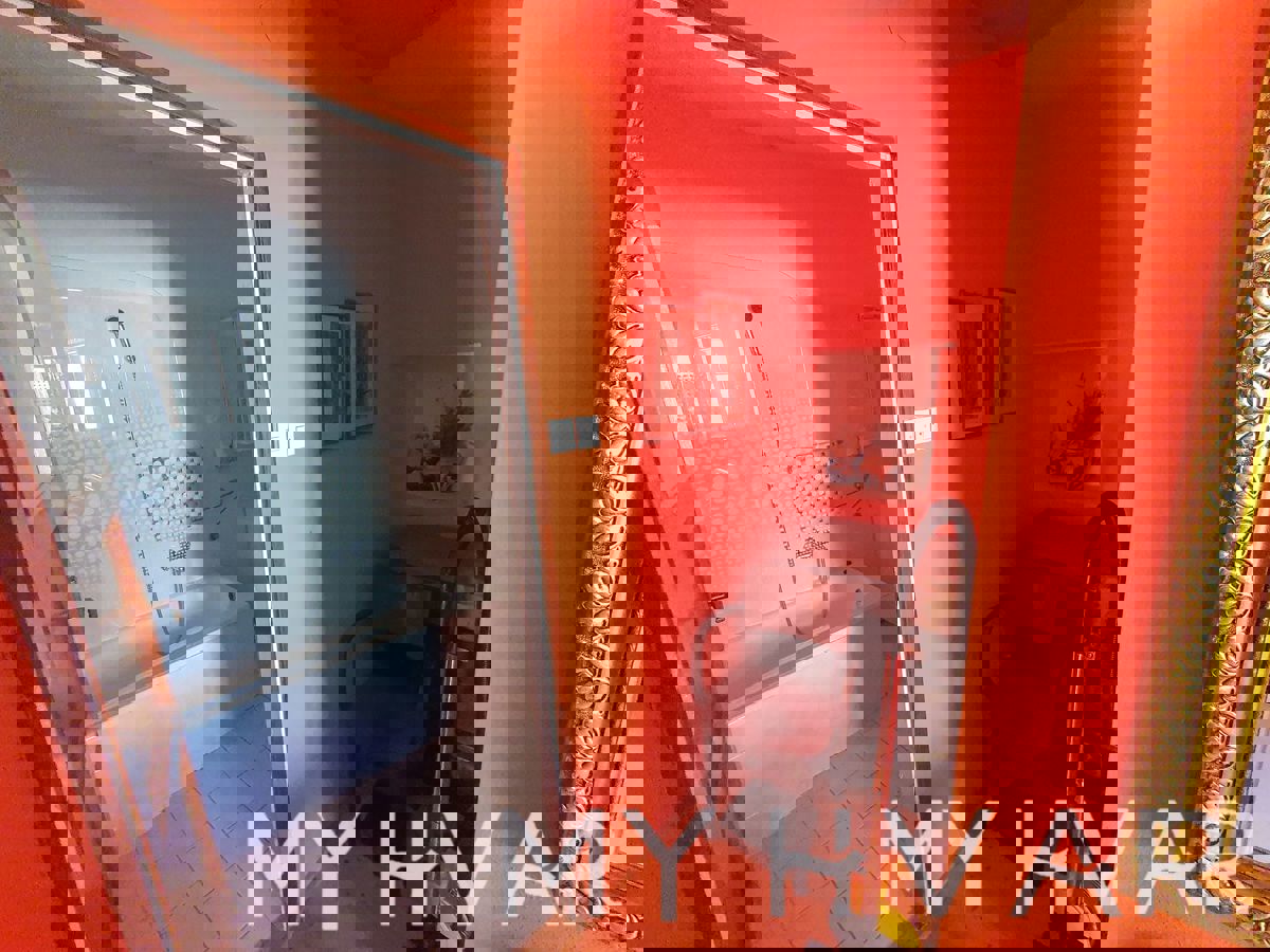 Casa in pietra a Vrboska