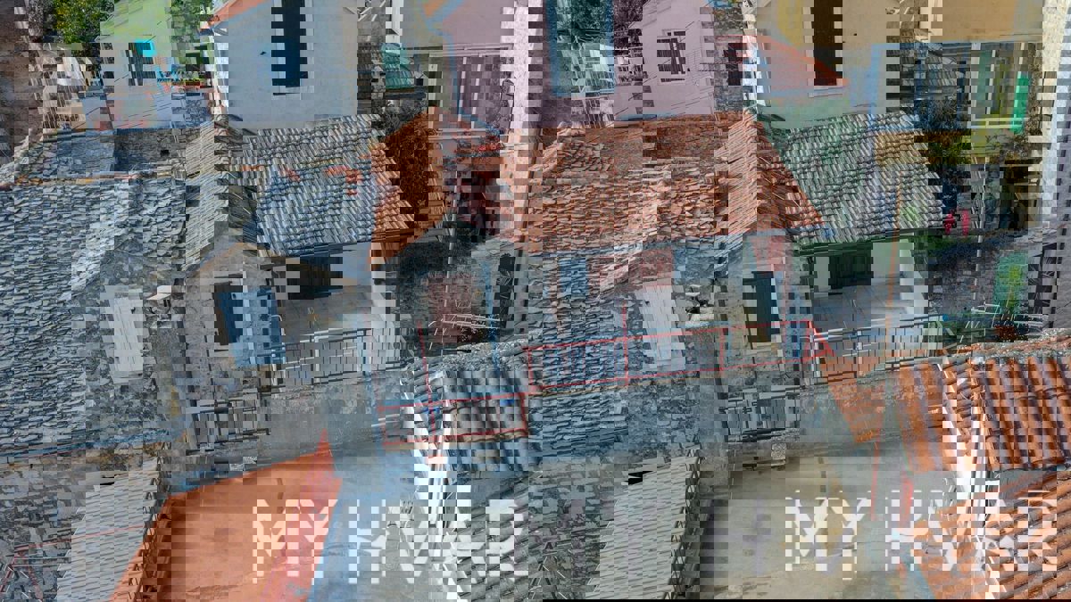 Casa in pietra a Vrboska