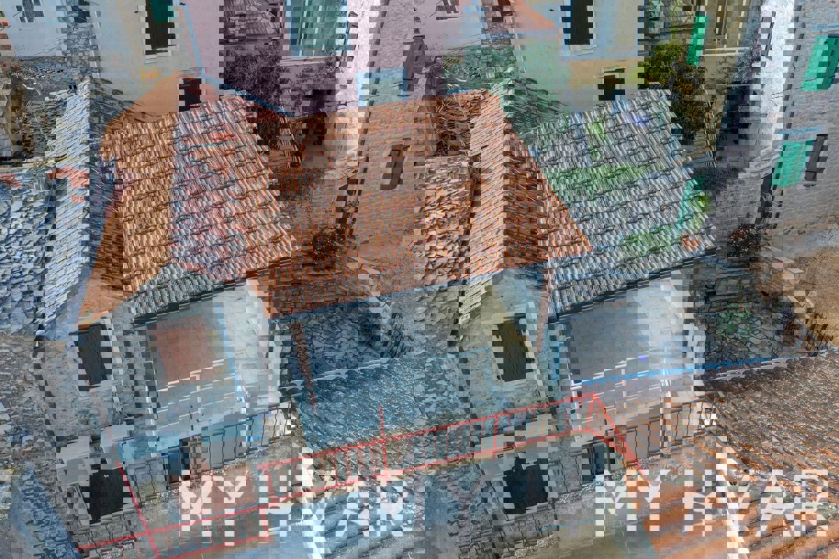 Casa in pietra a Vrboska