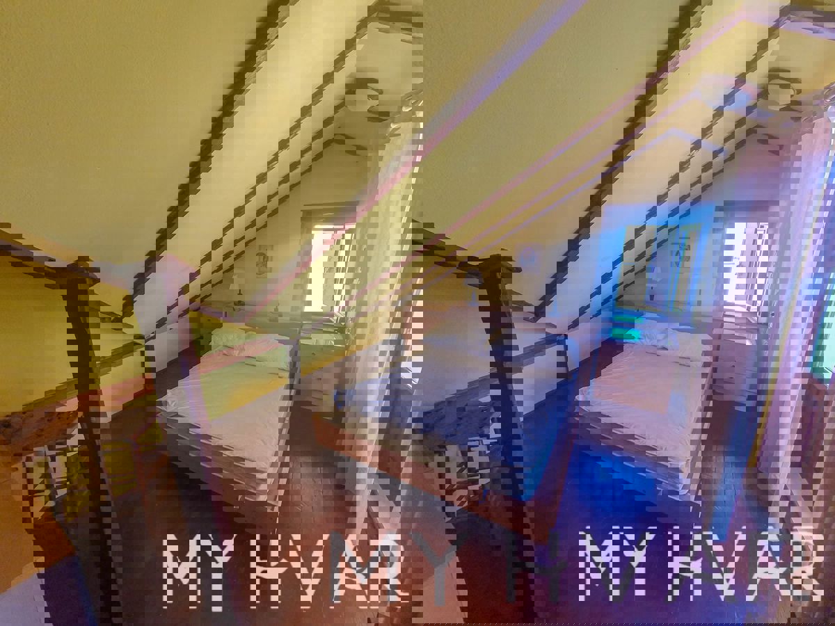 Casa in pietra a Vrboska