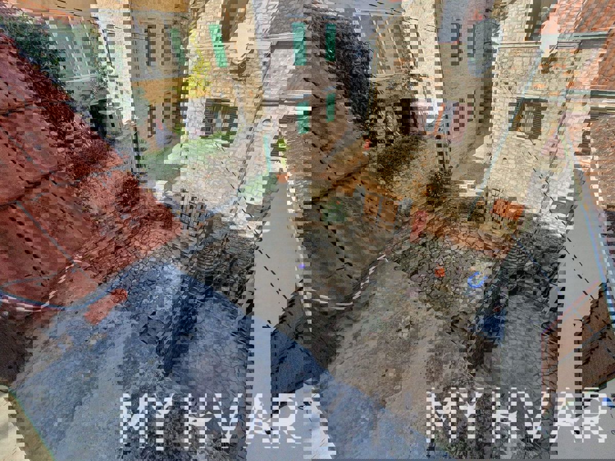 Casa in pietra a Vrboska