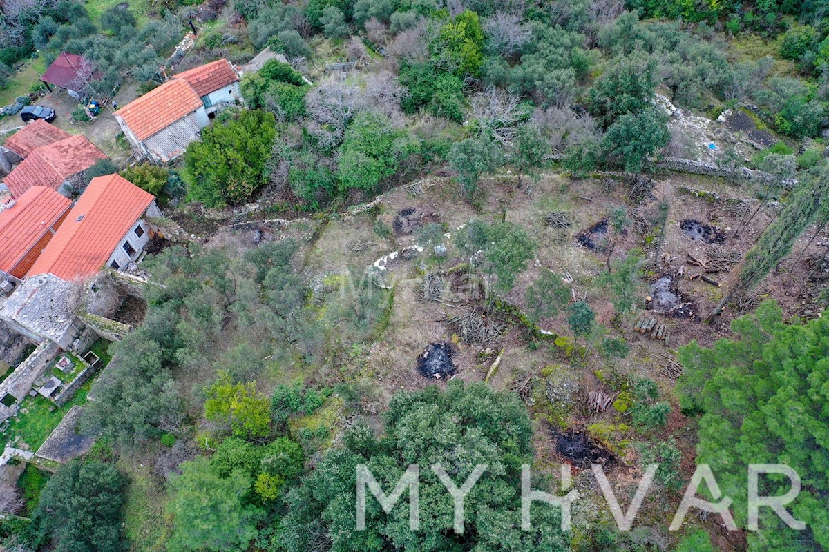 Casa in pietra con terreno edificabile a Dol