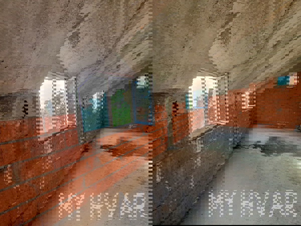 Casa a Zavala con vista sul mare