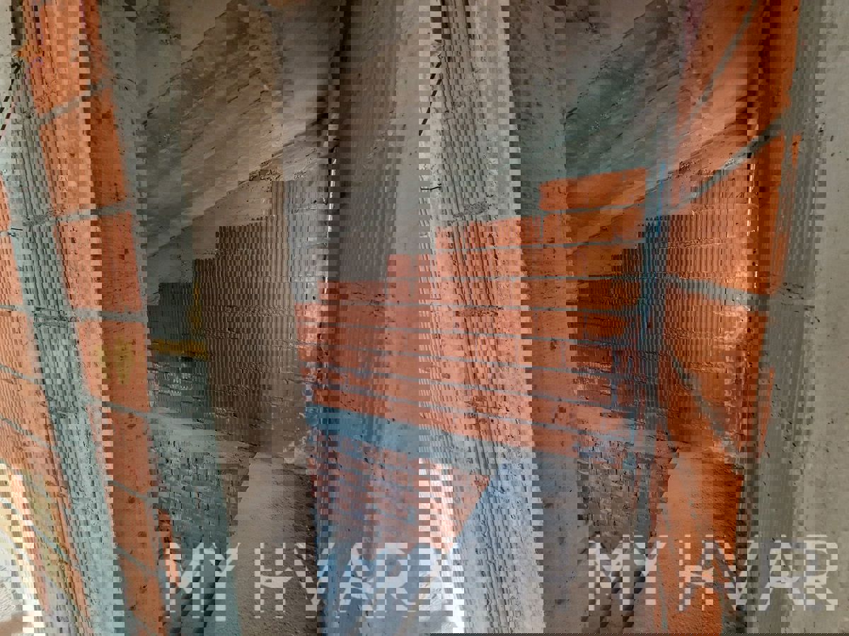 Casa a Zavala con vista sul mare