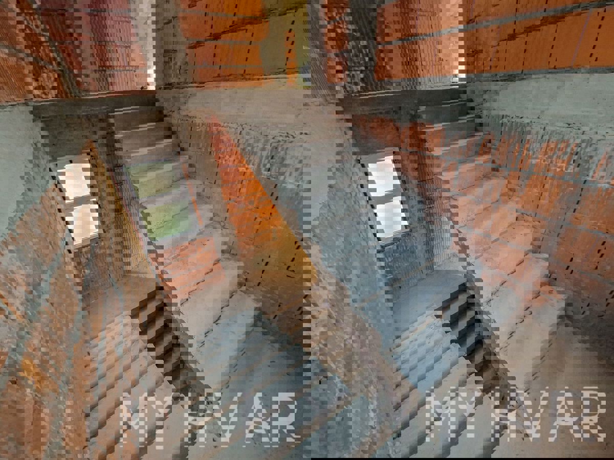 Casa a Zavala con vista sul mare