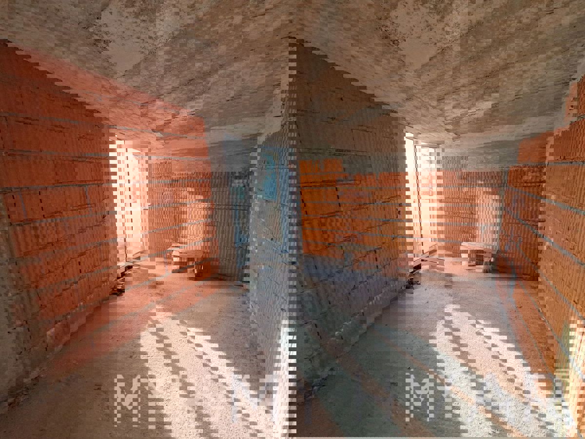 Casa a Zavala con vista sul mare