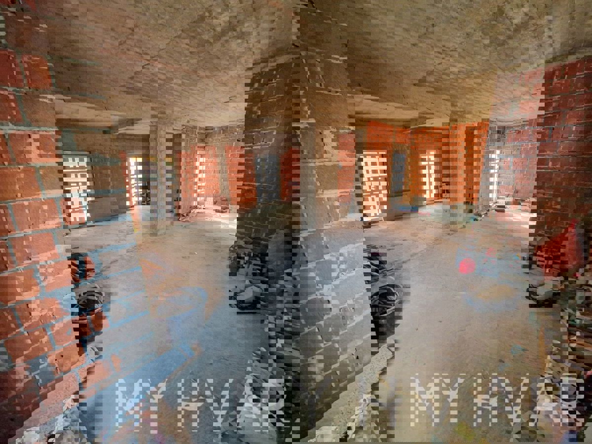 Casa a Zavala con vista sul mare