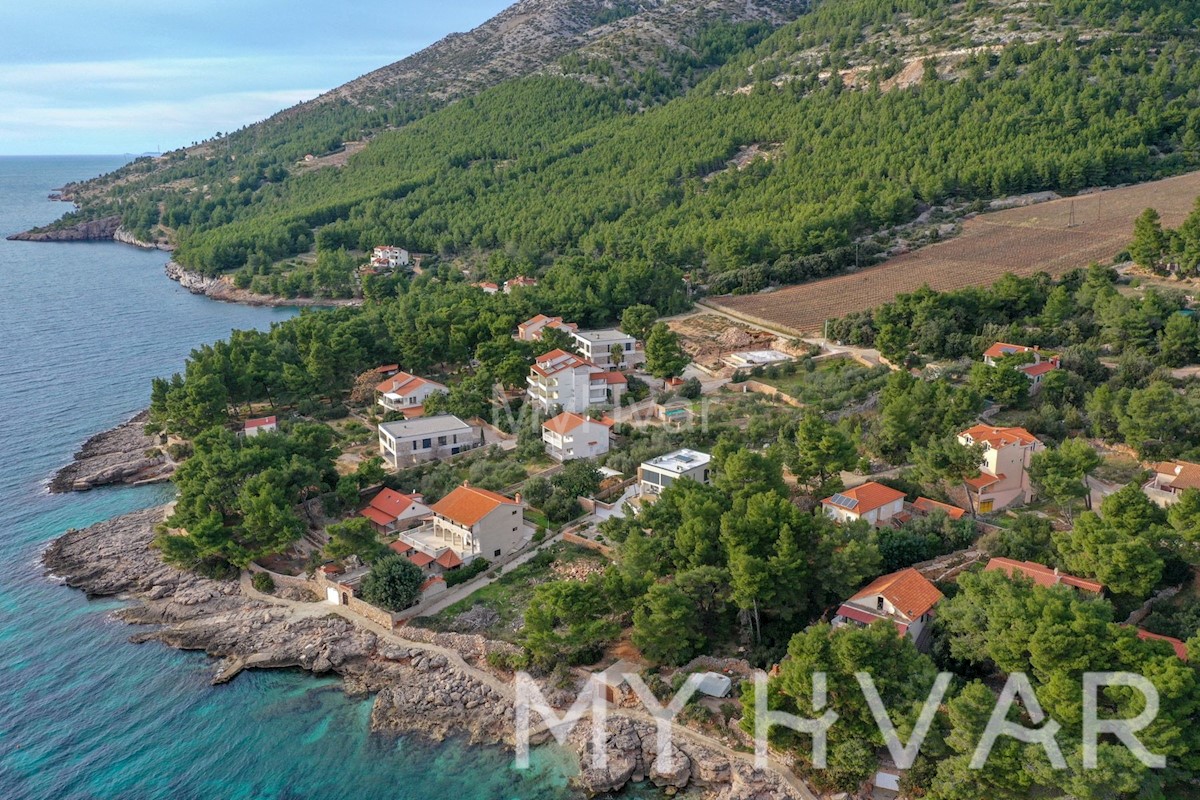 Casa a Zavala con vista sul mare