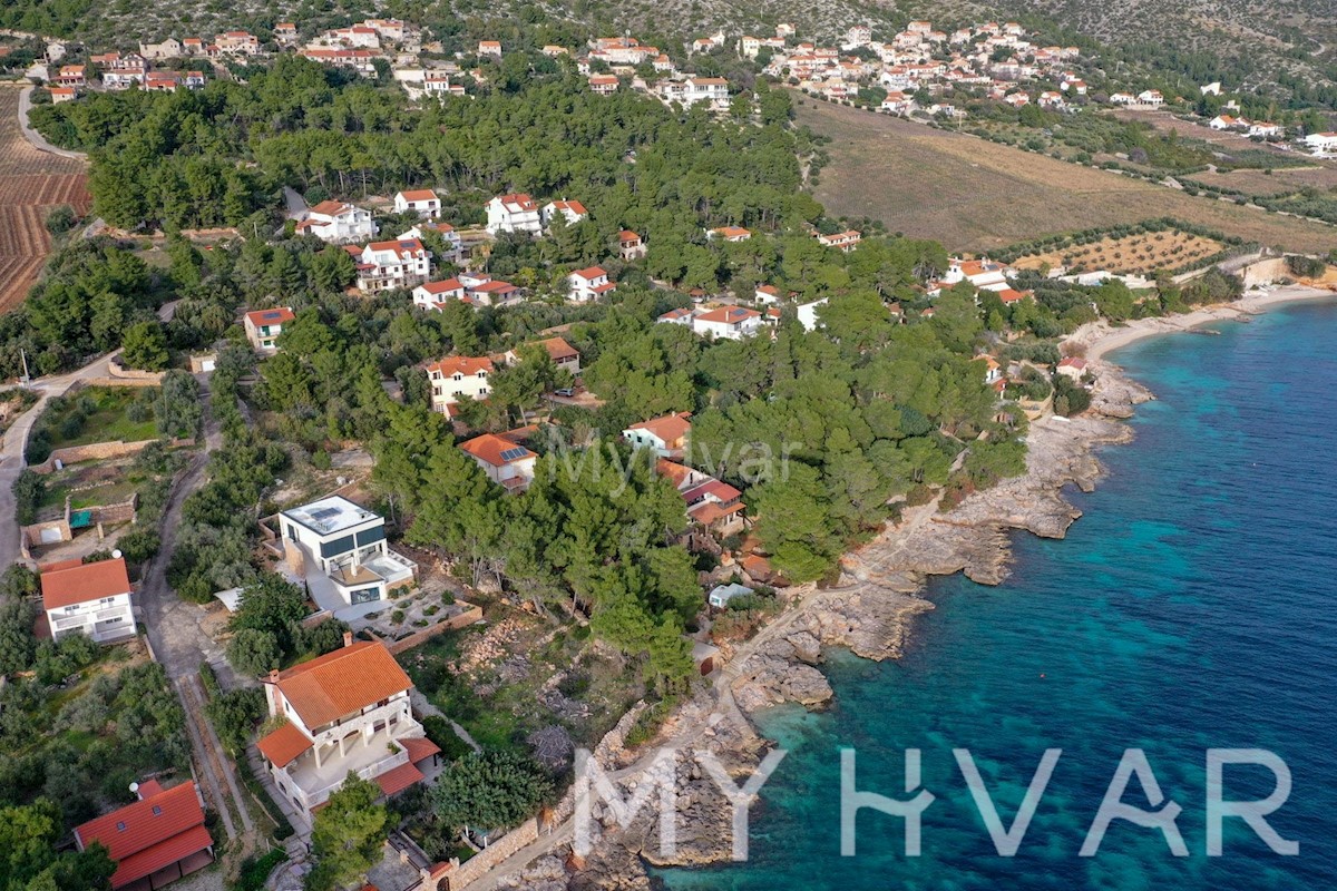 Casa a Zavala con vista sul mare