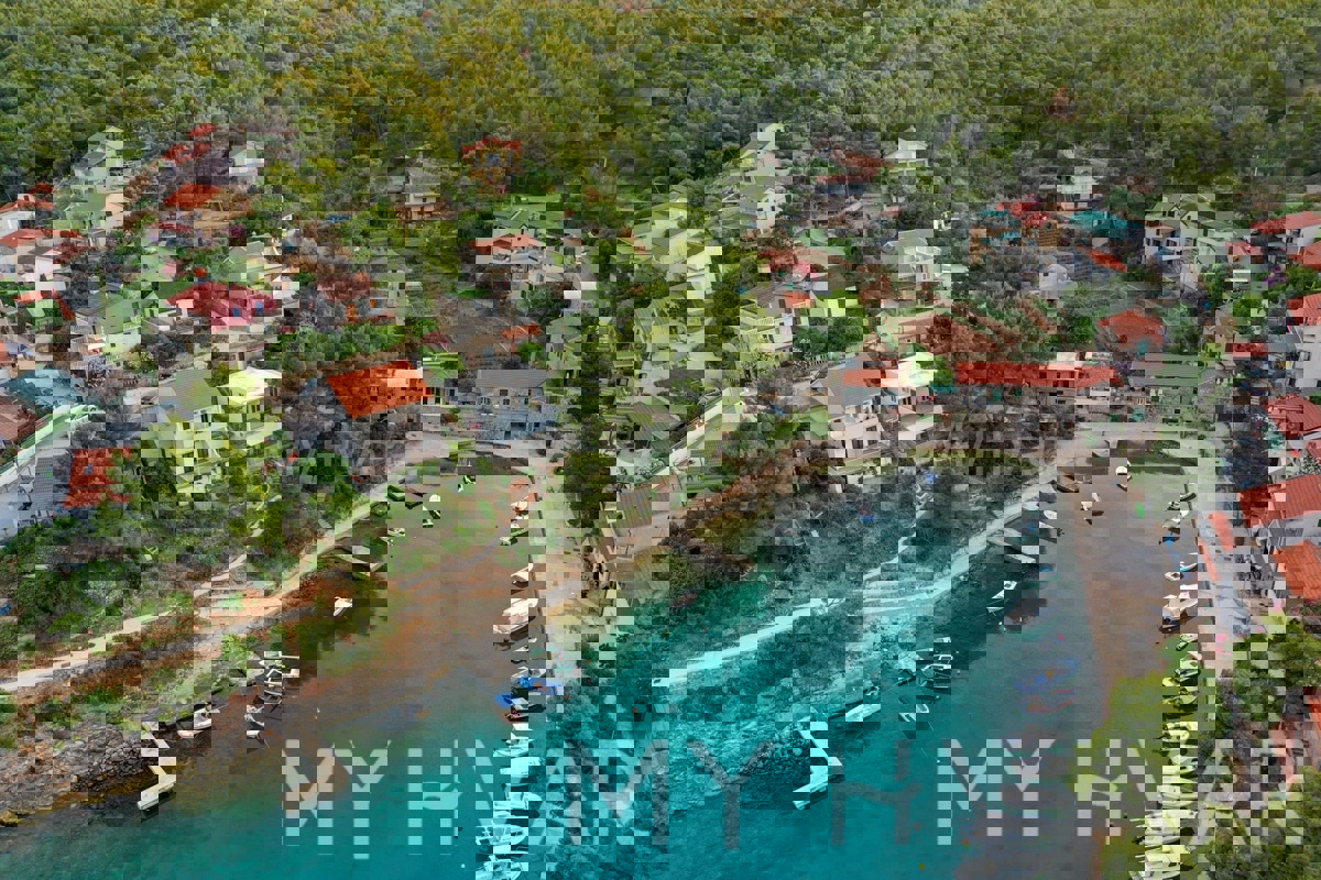 Enorme terreno edificabile a Basina