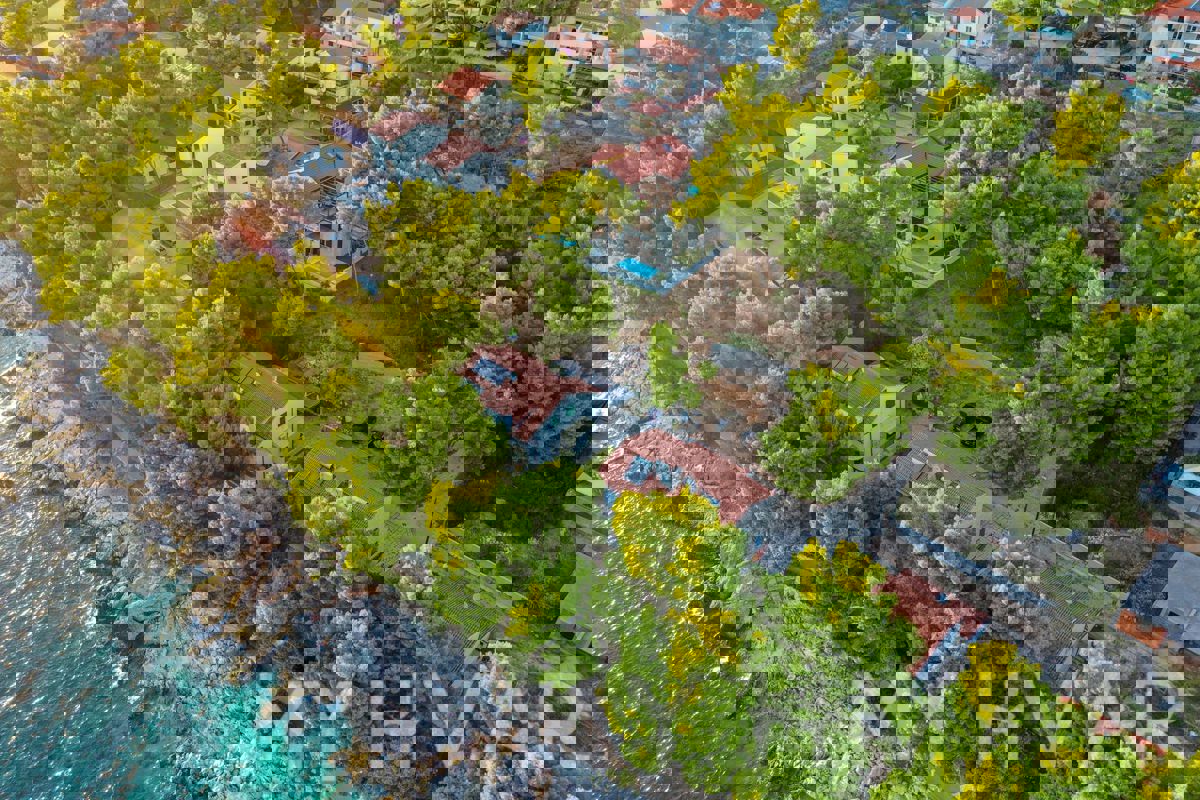 Terreno edificabile di prima qualità con progetto a Ivan Dolac