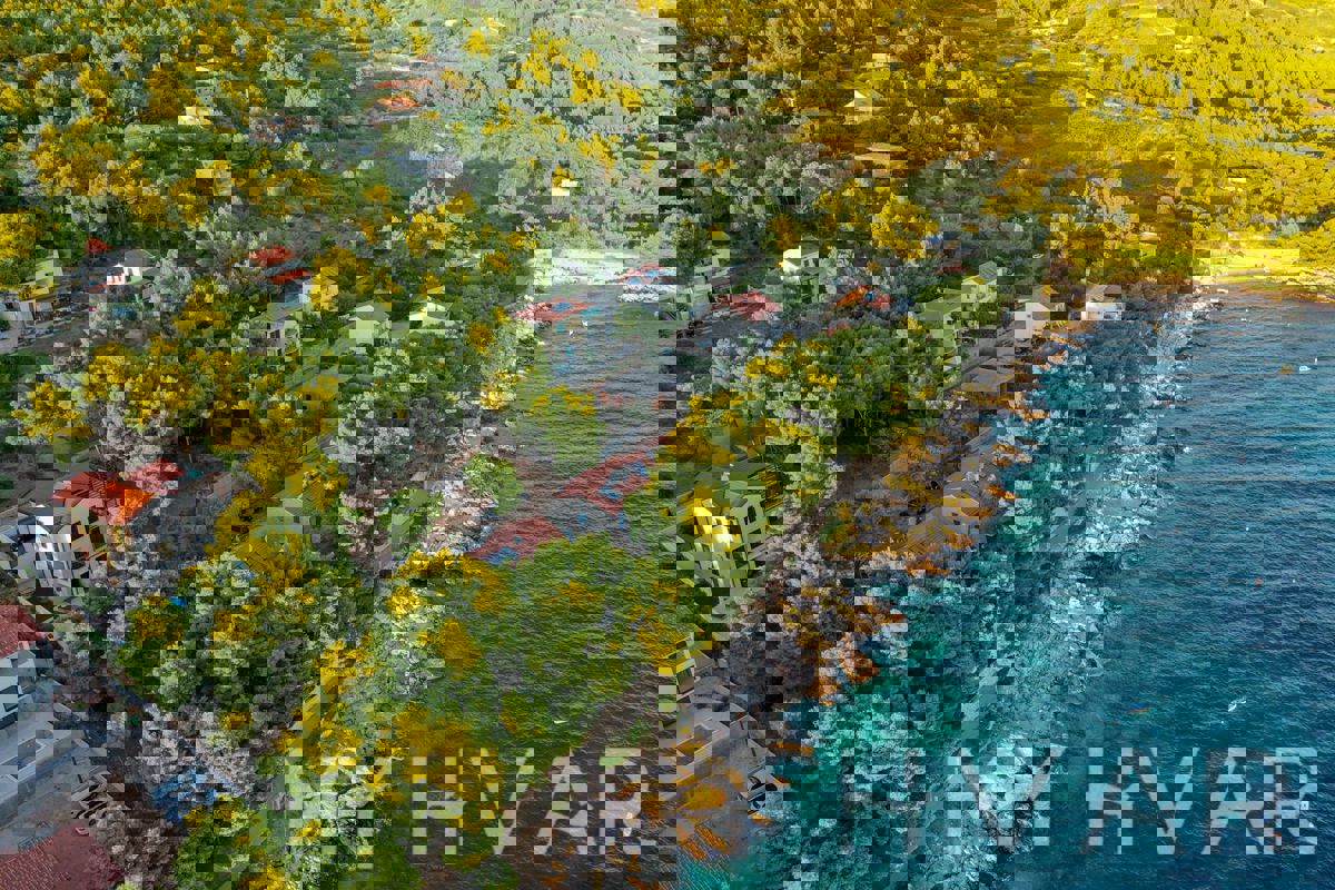 Terreno edificabile di prima qualità con progetto a Ivan Dolac