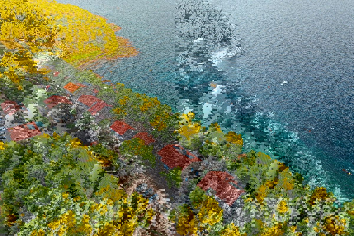 Terreno edificabile di prima qualità con progetto a Ivan Dolac