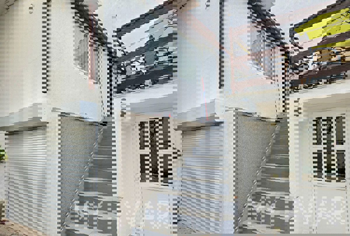 Casa sulla spiaggia a Slatine