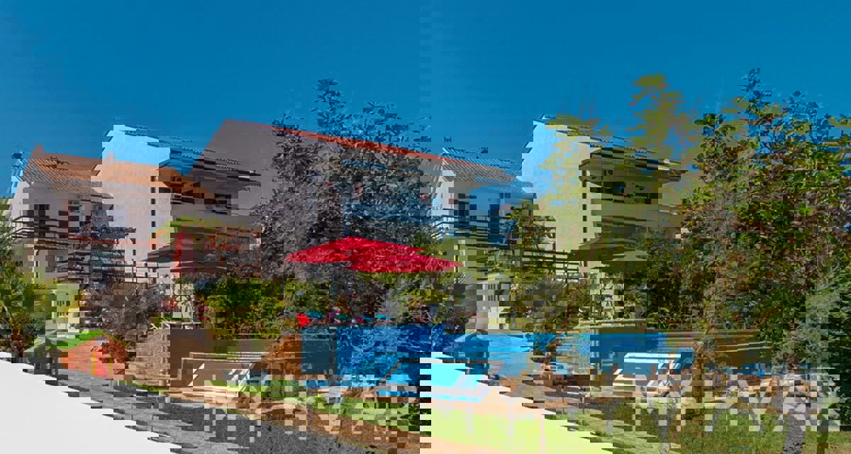 Casa sulla spiaggia a Slatine