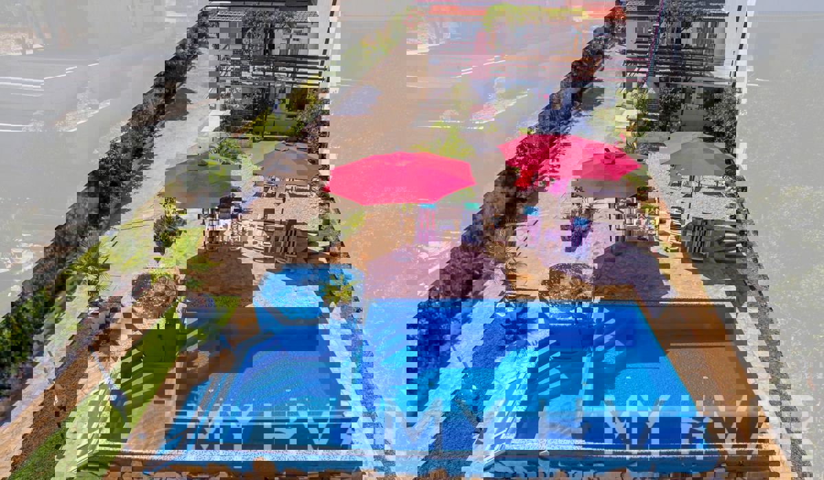 Casa sulla spiaggia a Slatine