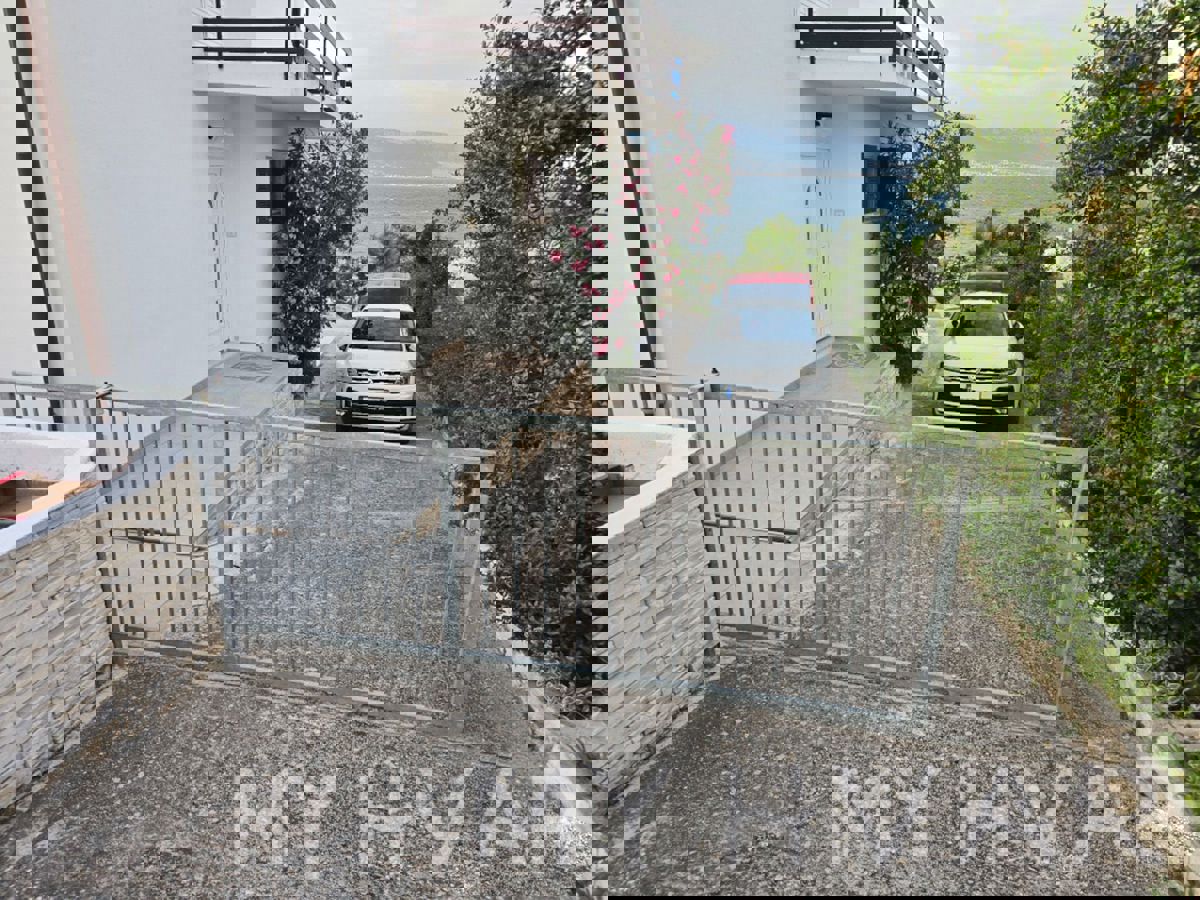 Casa sulla spiaggia a Slatine