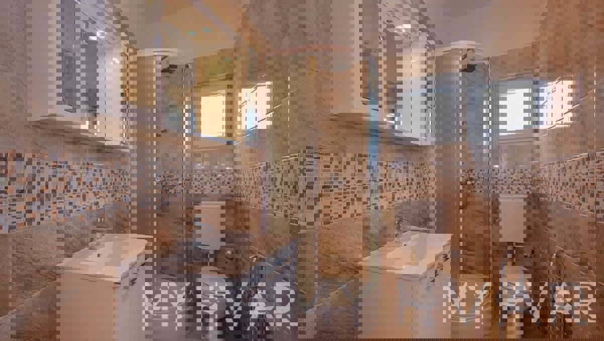 Casa sulla spiaggia a Slatine