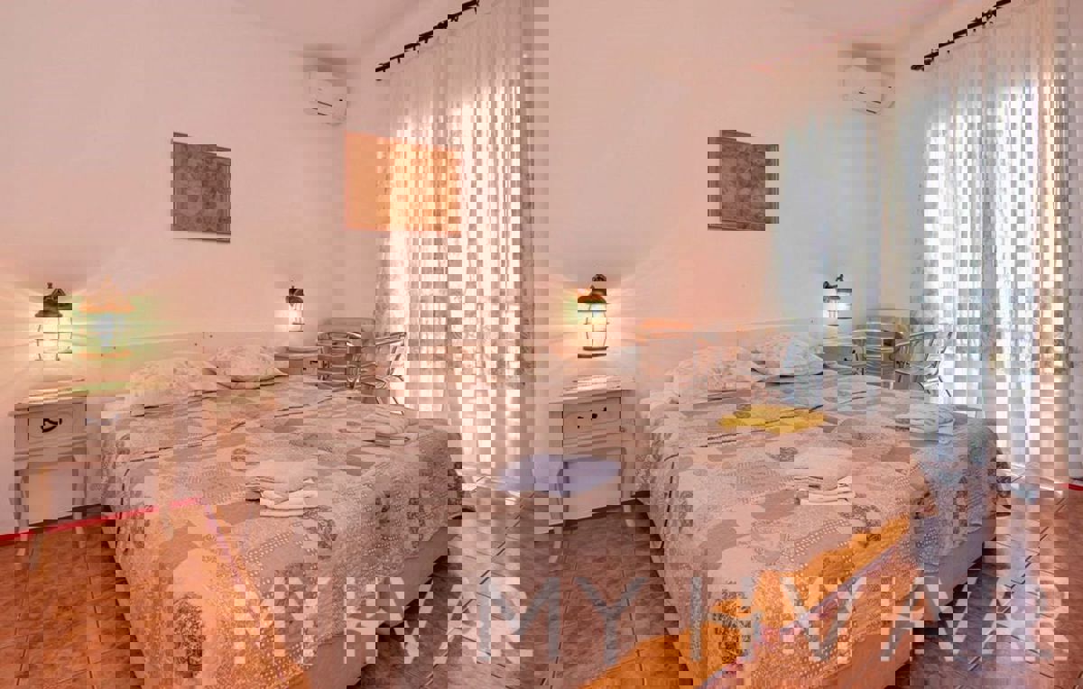 Casa sulla spiaggia a Slatine