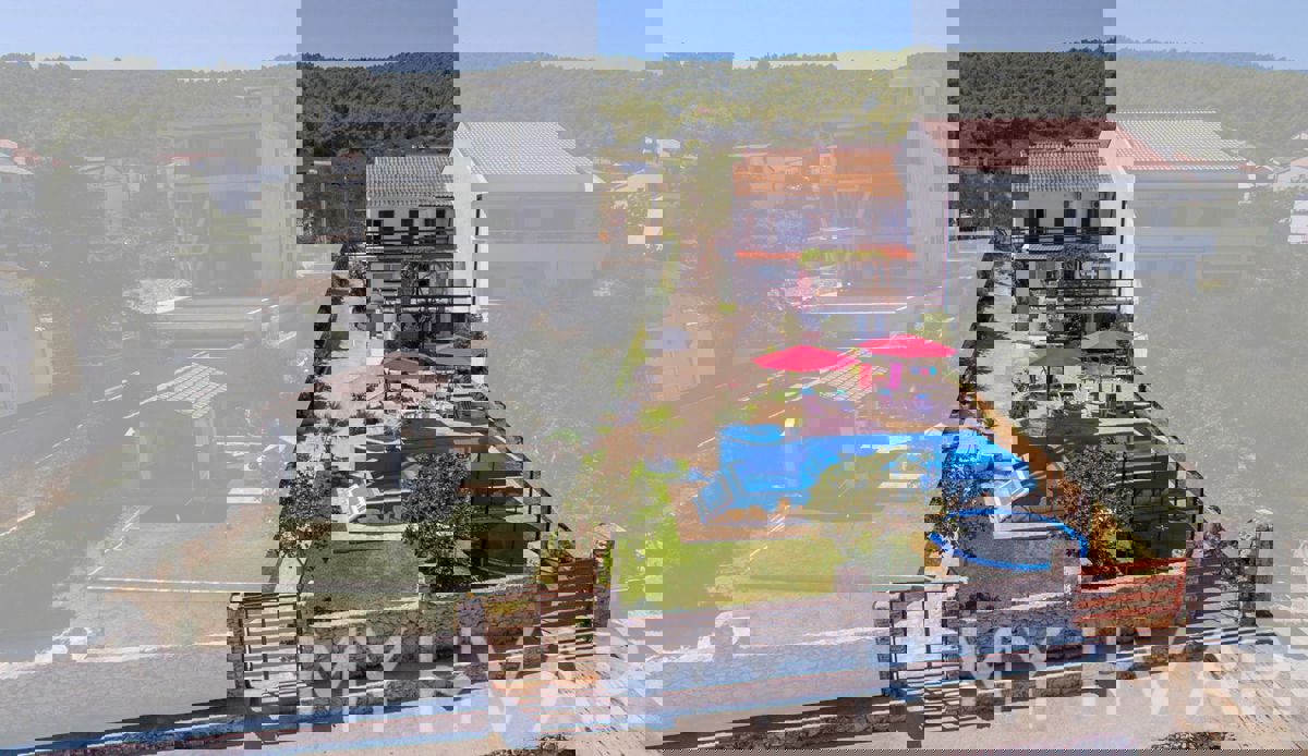 Casa sulla spiaggia a Slatine