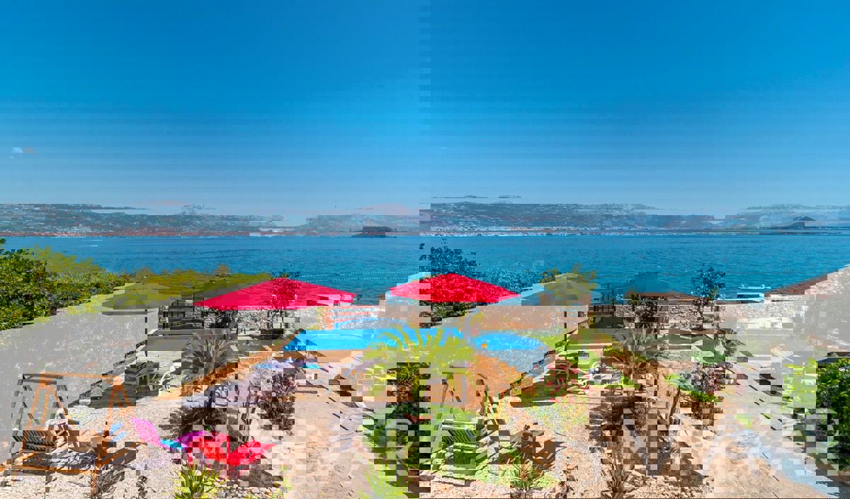 Casa sulla spiaggia a Slatine