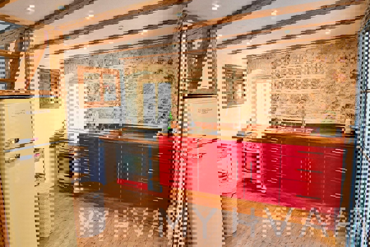 Casa in pietra nel cuore della Città Vecchia