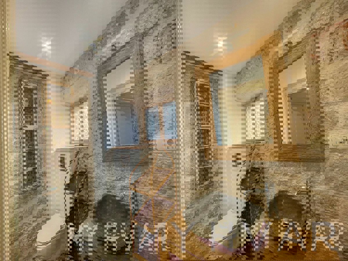 Casa in pietra nel cuore della Città Vecchia